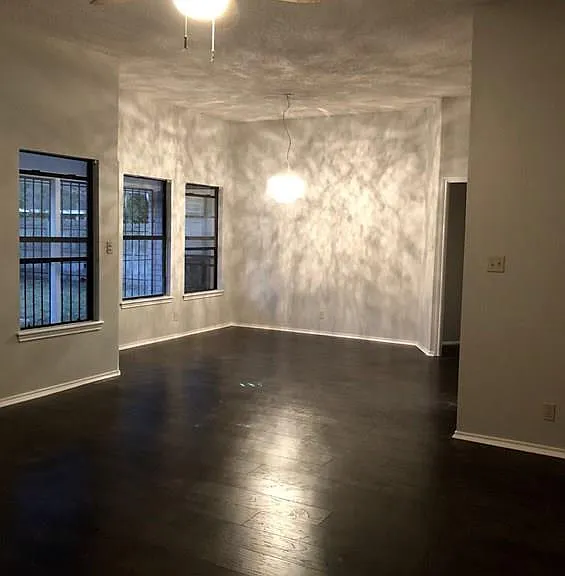 501 Geraldine Ln — Photo 7