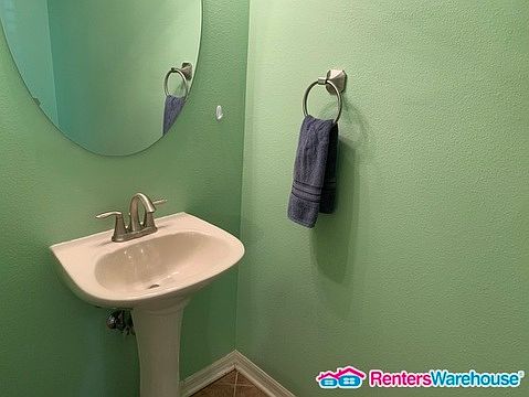 4th image of 1111 Sleepy Oak Dr