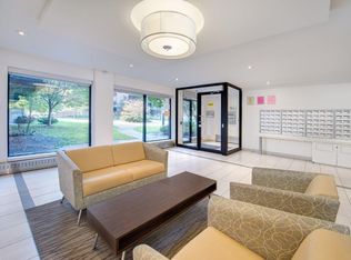 7411 Yonge St #30-105, Markham, ON L3T2B6