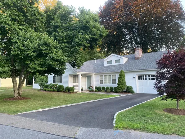 6 Hyatt Ln, Westport, CT 06880