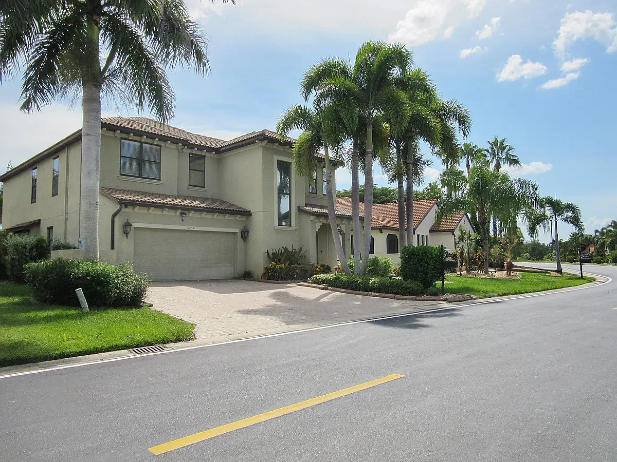 4 bed, 3079 sqft, $3,495 — Photo 3
