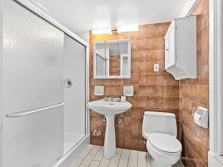 372 5th Ave #2L — Photo 8