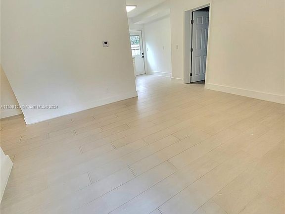 3rd image of 812 NW 19th Ave