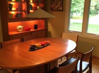 320 Somerset Dr NE, Grand Rapids, MI 49503