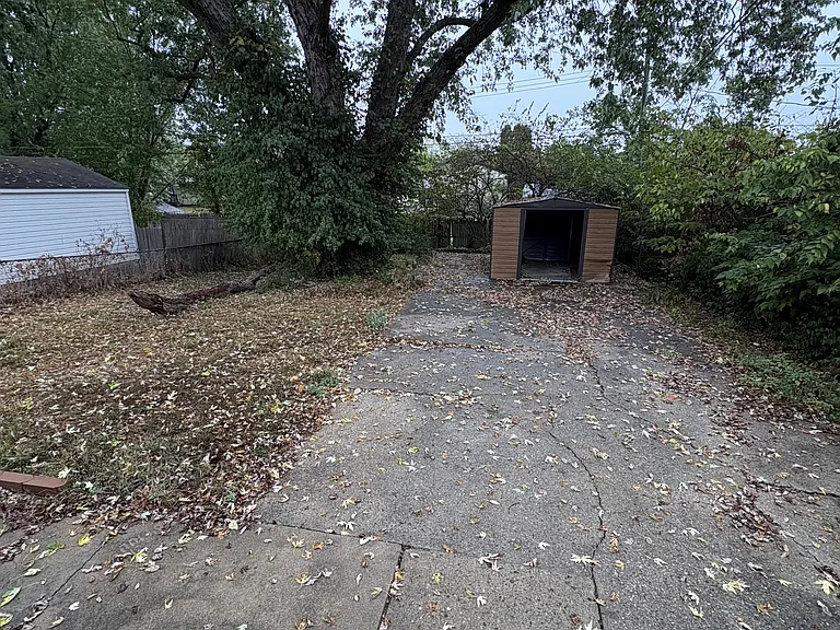 2504 Vendome Dr — Photo 5