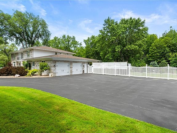 2nd image of 5 Hingham Rd