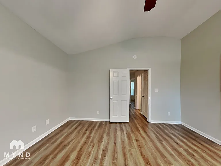 523 Rockvale Ct — Photo 10