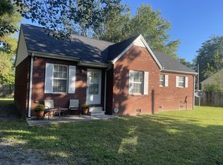 1013 E Lauderdale St, Tullahoma, TN 37388