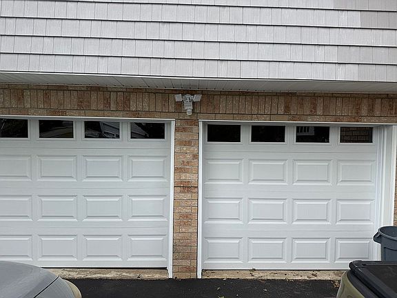 5th image of 46 Valley Ln E