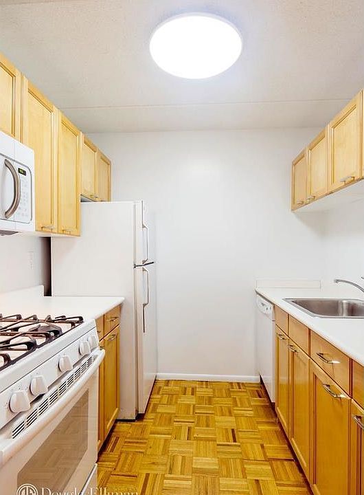 2nd image of 345 E 64th St APT 9D