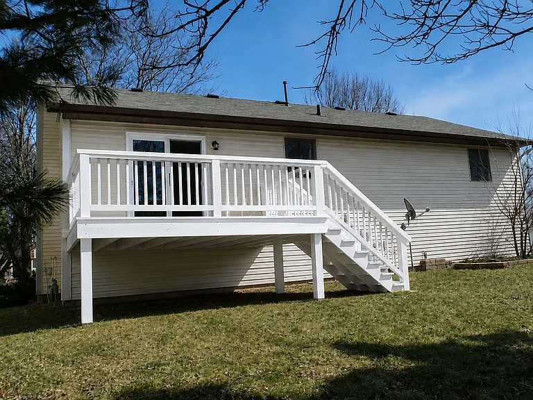2 Crossbridge Ct — Photo 2