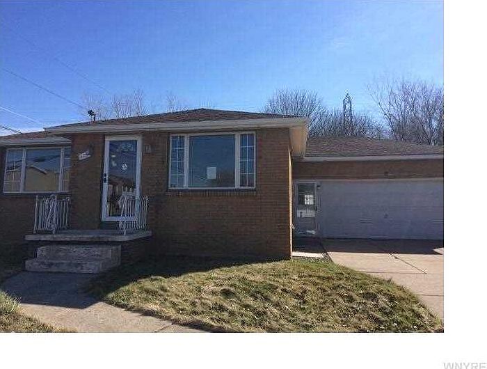 1st image of 493 Casimer St