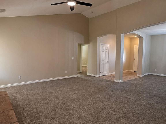 3rd image of 28060 Stallion Springs Dr