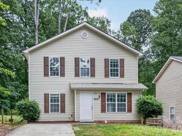 2304 Juniper Dr, Charlotte, NC 28269