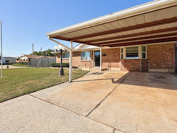 3rd image of 4836 Park Vista Dr