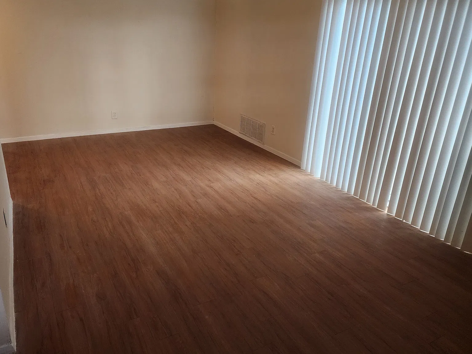 1 bed, 800 sqft, $1,145 — Photo 4