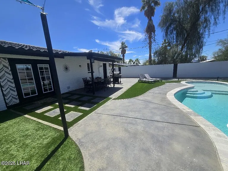 2715 Shasta Ln — Photo 49