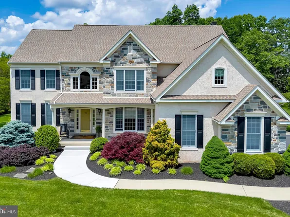 890 Ashbourne Way, Schwenksville, PA 19473