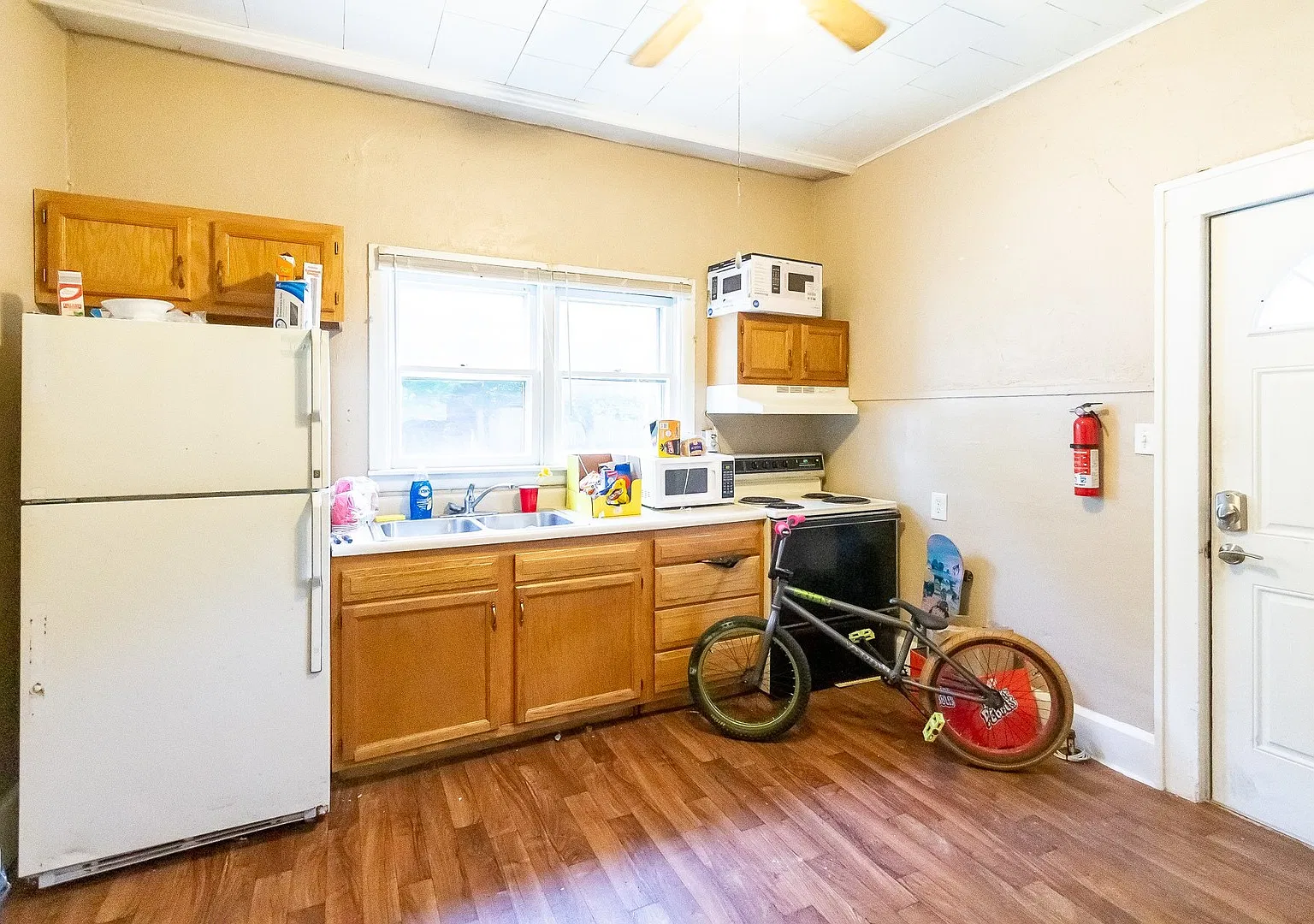824 W University Ave — Photo 2