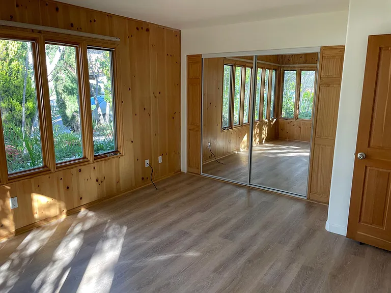 1646 Maple Ave — Photo 9