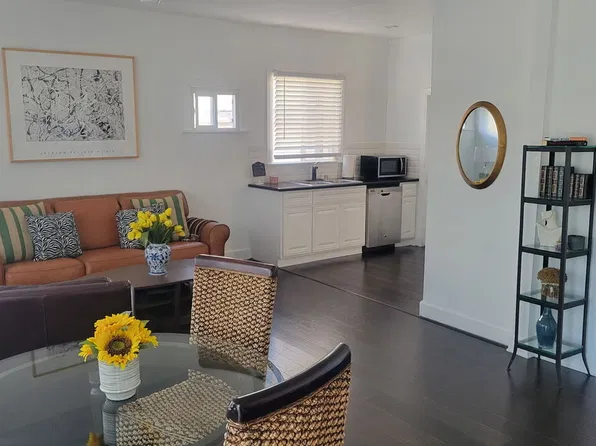 1952 S Bronson Ave, Los Angeles, CA 90018