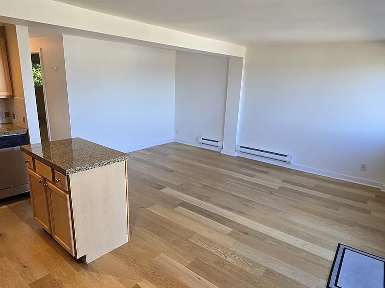 1525 Taylor Ave N #604 — Photo 3