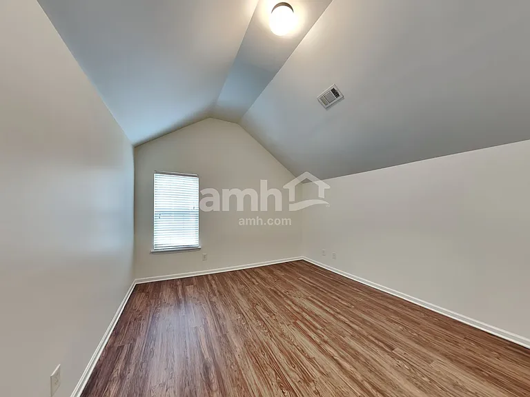 19140 Kanawha Dr — Photo 18