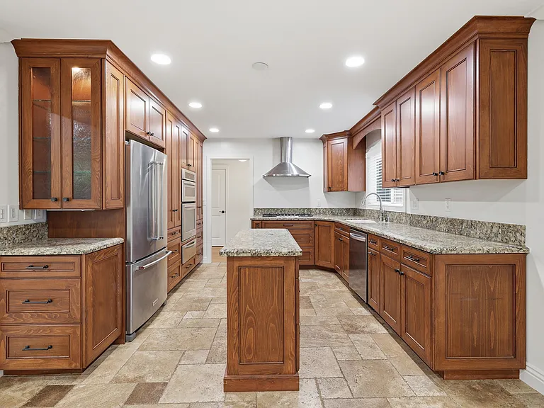 1970 Pelican Pl — Photo 43