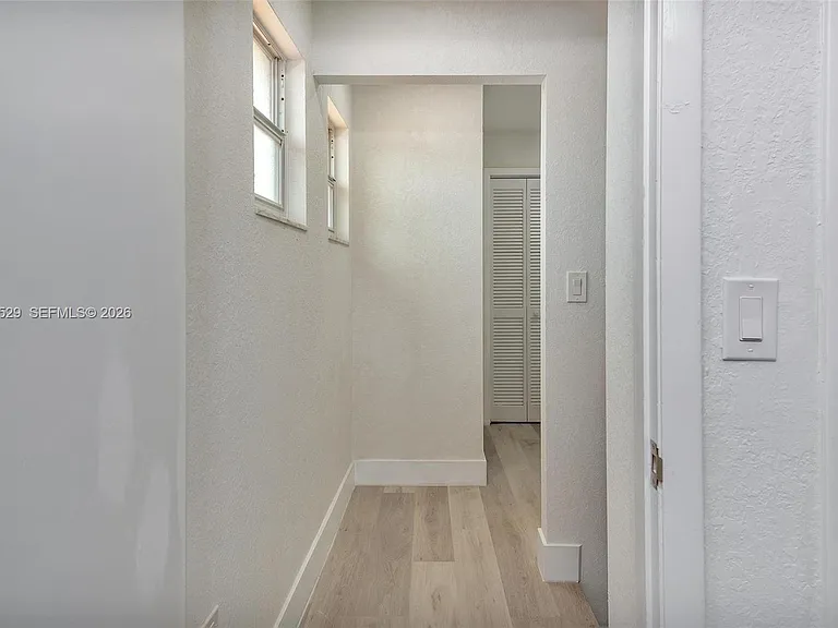 424 W 13th St — Photo 31