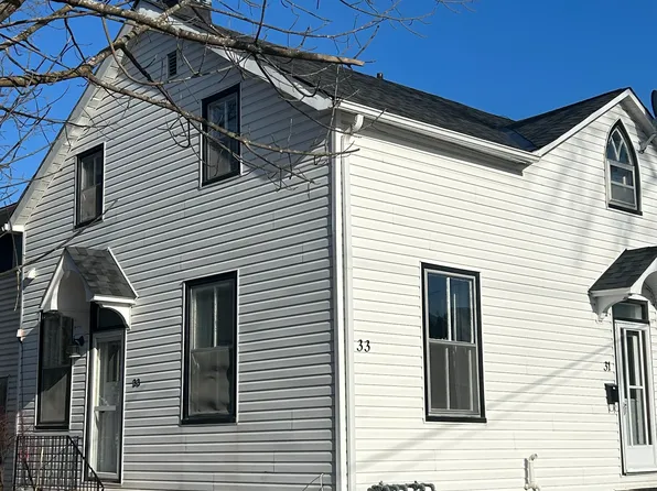 33 Gore St W, Perth, ON K7H 2L9