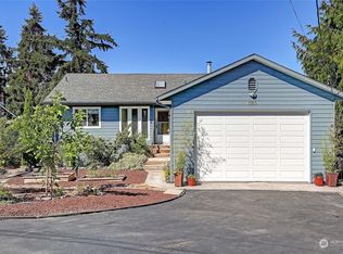 1138 York Pl, Camano Island, WA