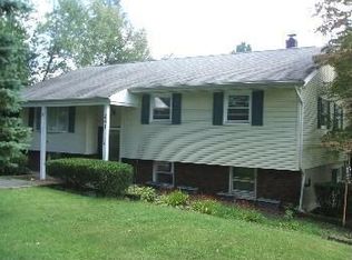 241 Edgemont Rd, Stroudsburg, PA 18360