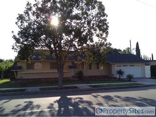 1st image of 832 W Michelle St