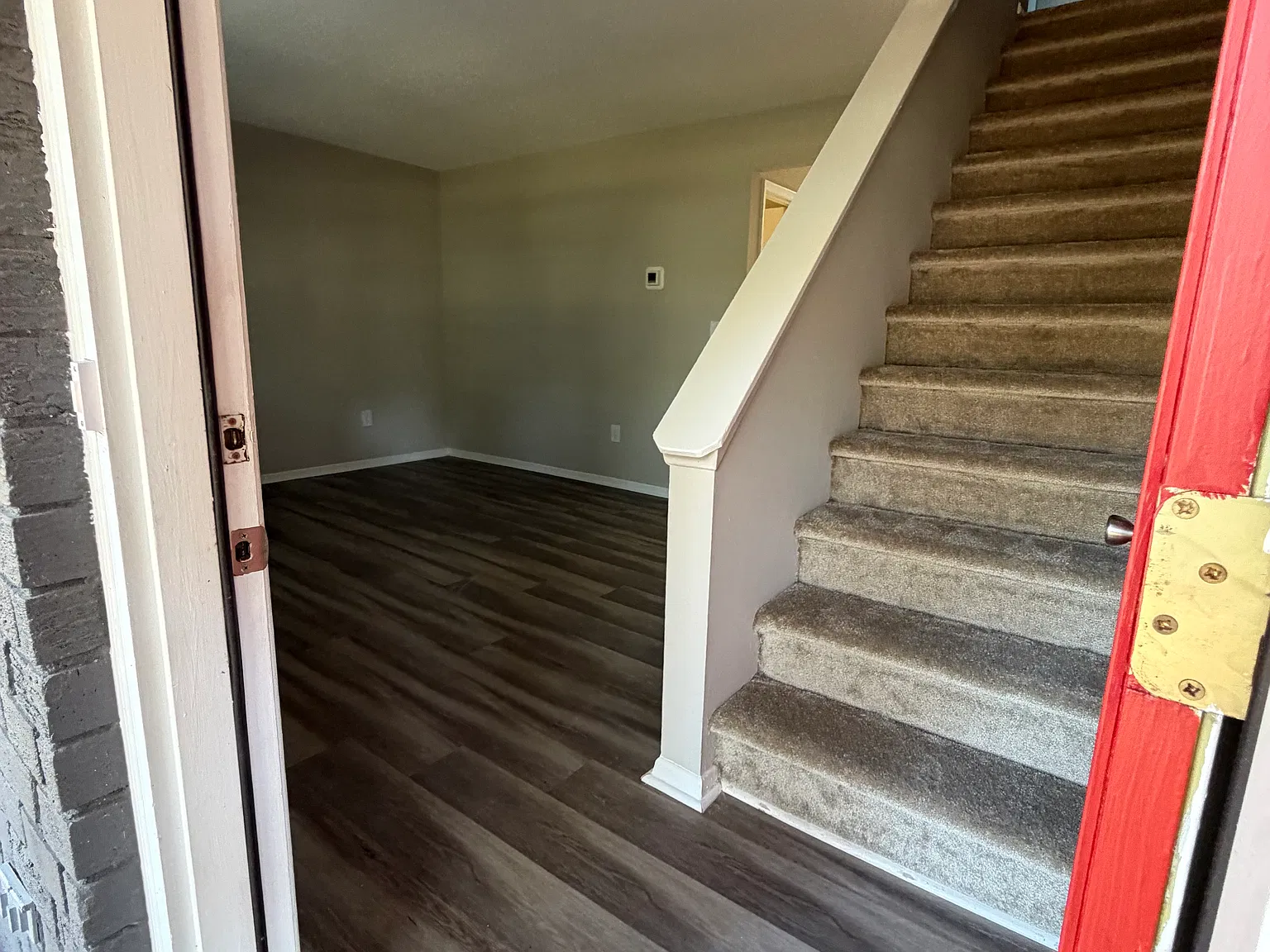 2 bed, 1.5 bath, 1047 sqft, $2,100 — Photo 2