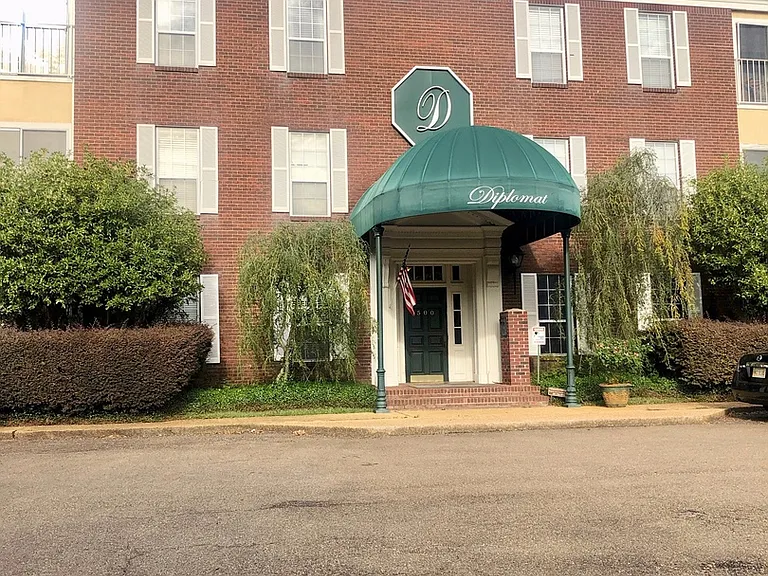 500 Northpointe Pkwy #205 — Photo 1