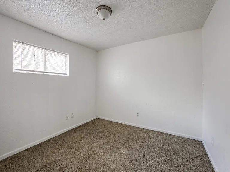 Lavender Apartments — Photo 10