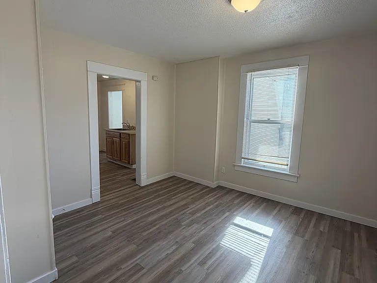 32 Custer Ave #1 — Photo 9
