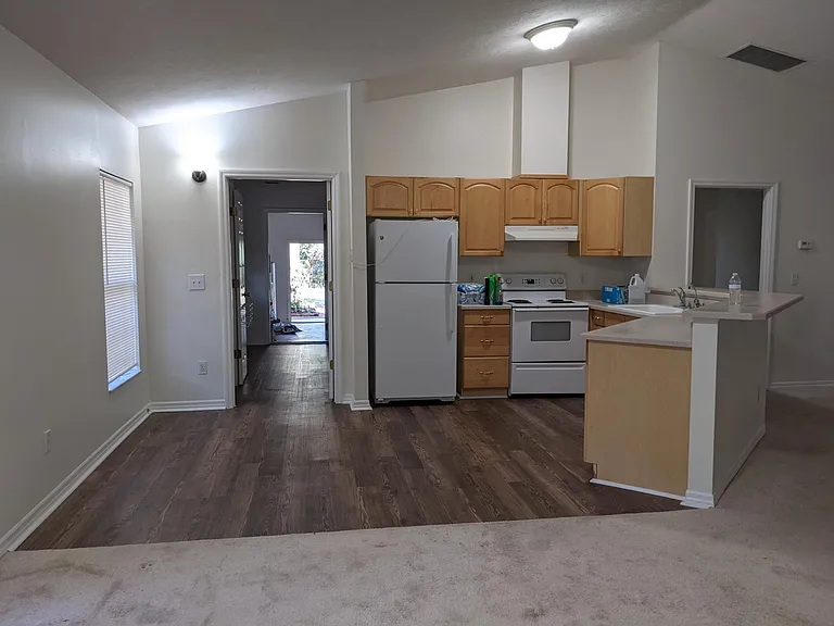 Kitchen/dining