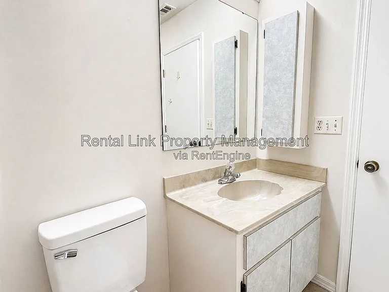 320 SW 3rd Pl #3 — Photo 15