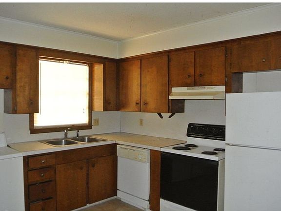 2nd image of 11124 Mara Lynn Rd APT B