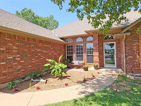 3rd image of 10521 Queensbury Dr