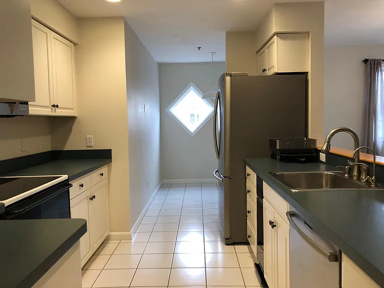 665 Lowell St #61 — Photo 2