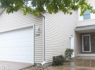 2718 Westbrook Dr, Bloomington, IL 61705