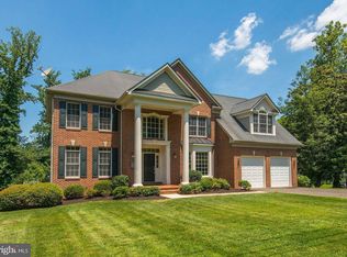 2218 Grayson Pl, Falls Church, VA 22043