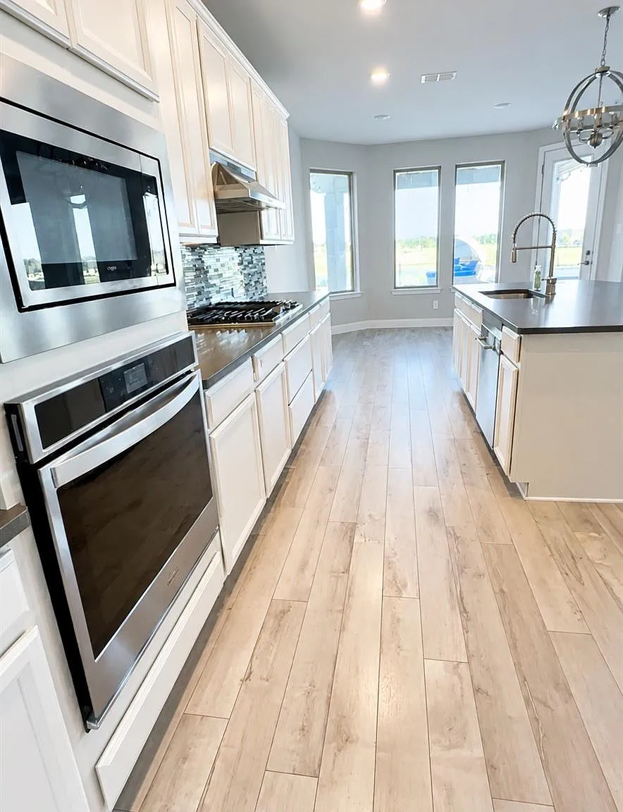 4 bed, 3.5 bath, 3480 sqft, $5,500 — Photo 3