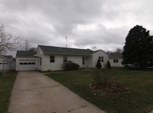 707 W Washington St, Marengo, IA 52301