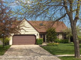 813 Paine Ave, Lindenhurst, IL 60046