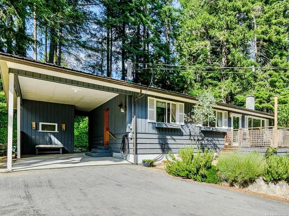 201 Harrison Ave NW, Saltspring Island, BC V8K 2N3