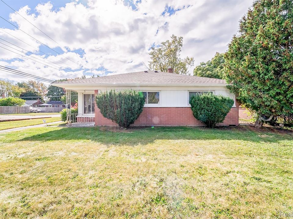 1st image of 28409 N Clements Cir