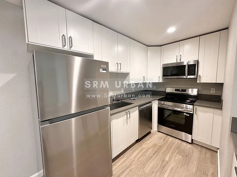 3362 C St #3 — Photo 1